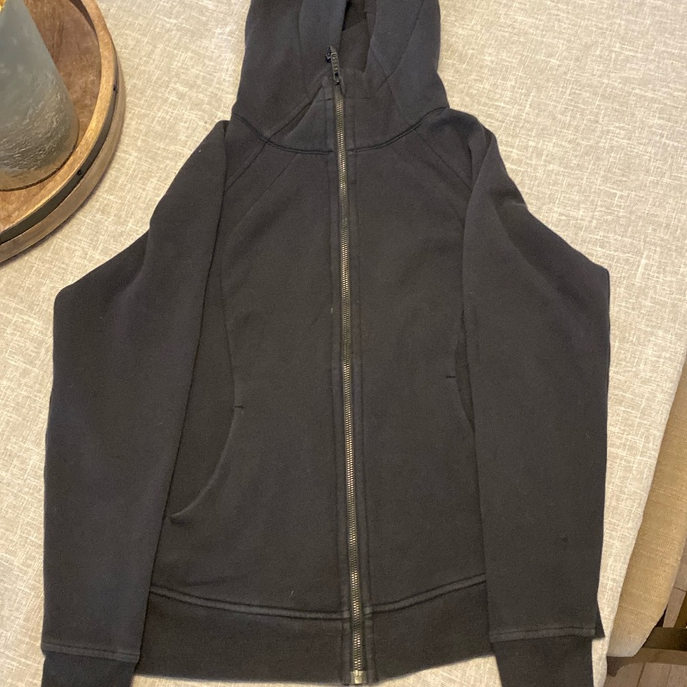 Lululemon zip up sweatshirt size ten.
